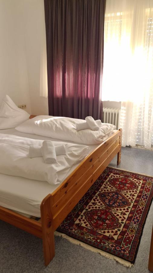 Hôtel Landgasthof Rose à Ditzingen Extérieur photo