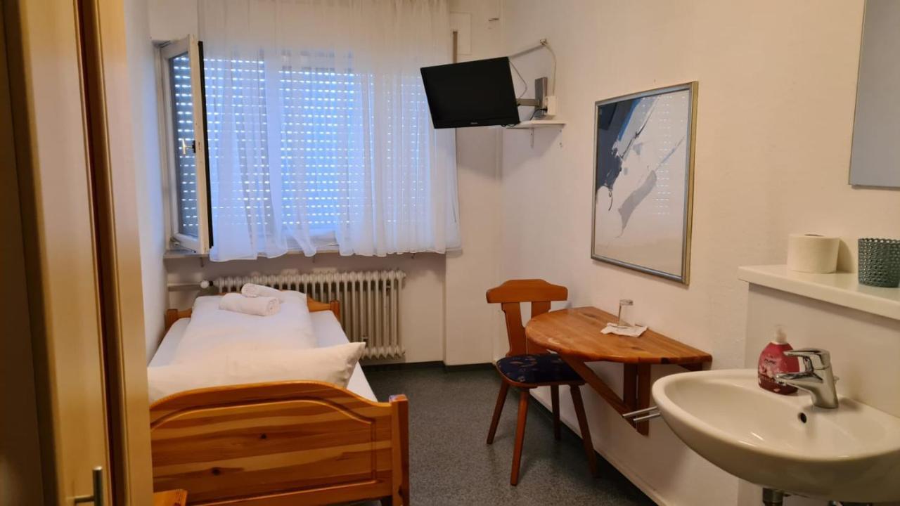 Hôtel Landgasthof Rose à Ditzingen Extérieur photo