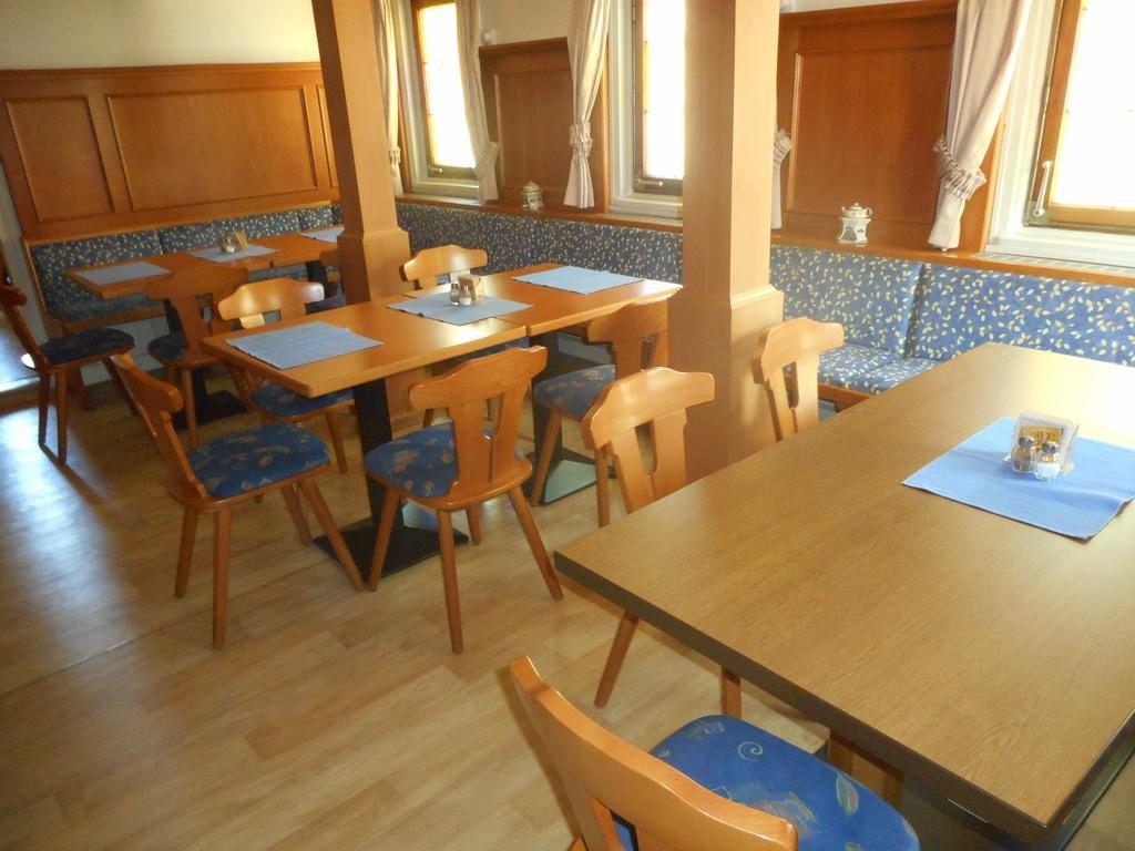 Hôtel Landgasthof Rose à Ditzingen Extérieur photo